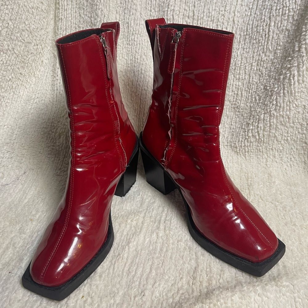 ASOS DESIGN heeled chelsea boot Synthetic red patent  Side zipper SZ11